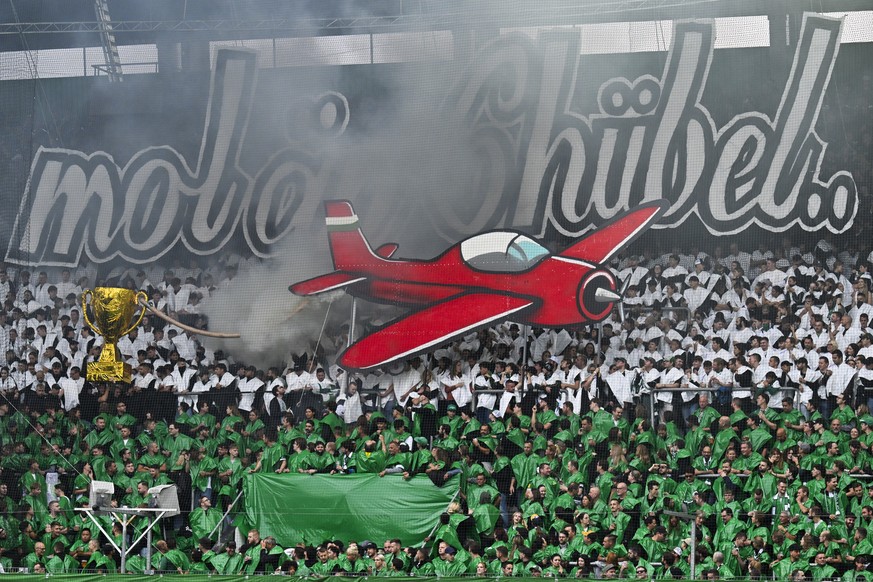 Choreo der St. Galler Fans im Fussball Meisterschaftsspiel der Swiss Super League zwischen dem FC St. Gallen (St. Gallen) und dem FC Basel (FCB), am Samstag, 26. Juli 2025, im kybunpark in St. Gallen. ...