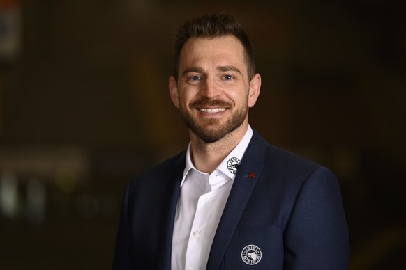 ARCHIVBILD ZUM SPORTTEXT ZU RAETO RAFFAINER, AM MITTWOCH, 26. JANUAR 2022 - Raeto Raffainer, Neuer Chief Sport Officer des SCB posiert fuer ein Portrait am 16. Februar 2021 in der Postfinance Arena in ...