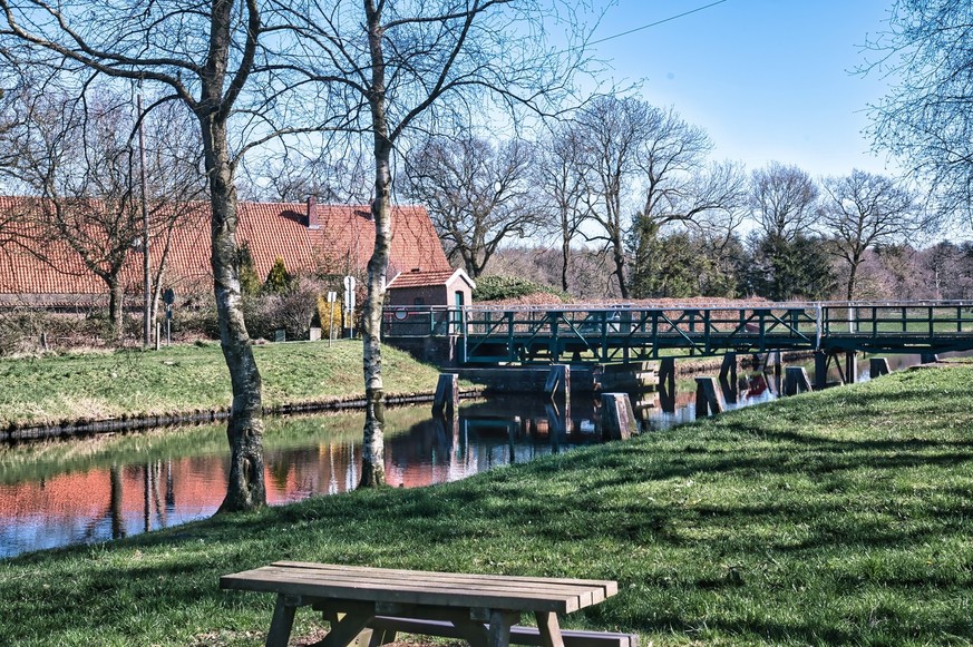 Hoheescher Schweiz Rauszeit Schweizen in Deutschland, Ems-Jade-Kanal in Reepsholt.