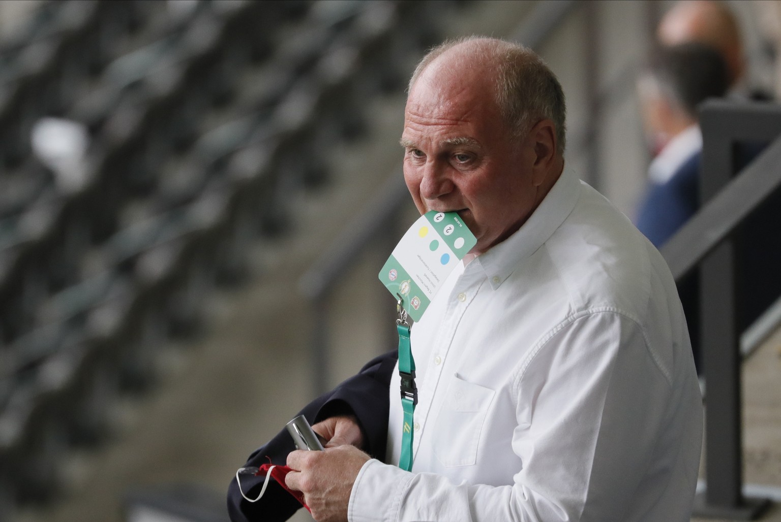 epa08527348 Bayern?s former president Uli Hoeness prior to the German DFB Cup final soccer match between Bayer Leverkusen and Bayern Munich in Berlin, Germany, 04 July 2020. EPA/RONALD WITTEK / POOL ( ...