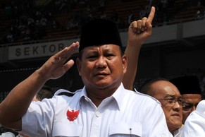 ... tritt gegen Ex-General Subianto an.