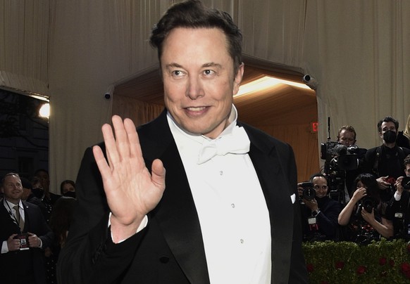 FILE - Elon Musk attends The Metropolitan Museum of Art&#039;s Costume Institute benefit gala on May 2, 2022, in New York. Attorneys for Musk are complaining, Tuesday, July 26, 2022, that Twitter is s ...