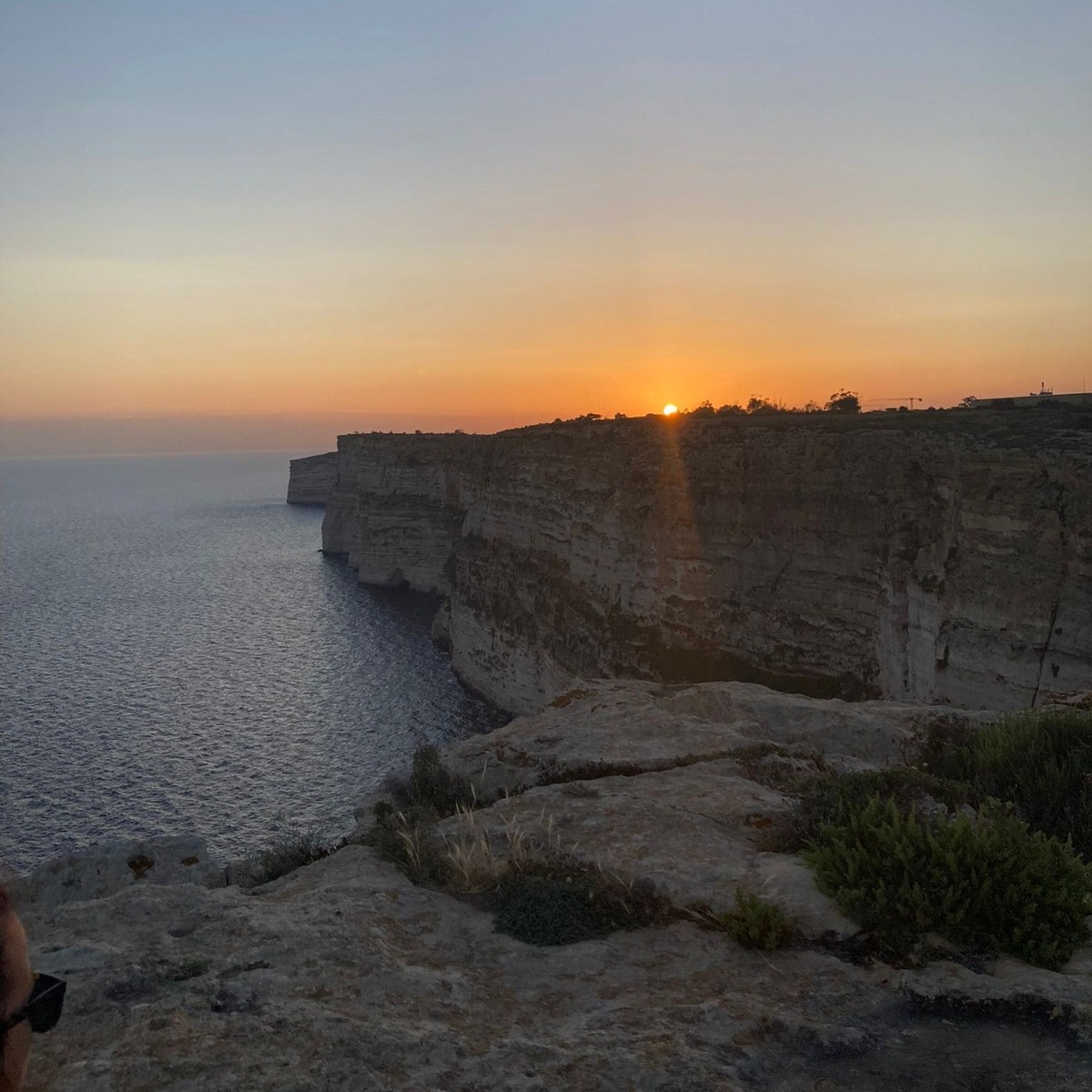Traumhafter Sonnenuntergang bei den Ta Cenc Klippen.