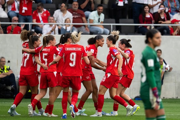 The players of the Swiss national team celebrate after scoring the goal that made it 41, during the qualifying match for the 2027 Womens World Cup in Brazil, at the AIL Arena, Lugano, on Friday 5 Ju ...