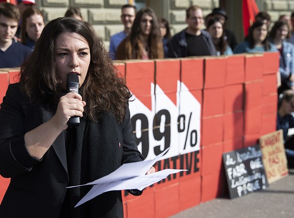 Entschiedene und laute Stimme der Juso geht: Tamara Funiciello - hier bei der Einreichung der 99-Prozent-Initiative - ritt als Präsidentin der Jungpartei im August zurück.