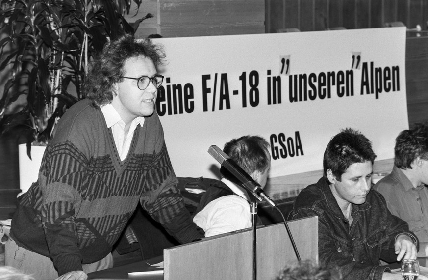 Jo Lang im Abstimmungskampf der GSoA gegen die Kampfflugzeug-Beschaffung 1992.