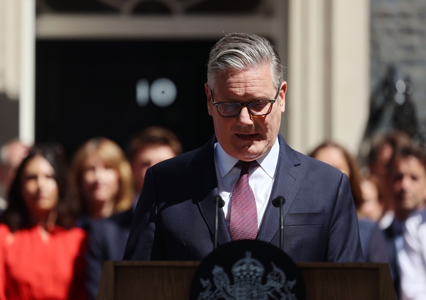 epa13122711 Outgoing British Prime Minister Keir Starmer delivers a farewell speech outside 10 Downing Street in London, Britain, 20 July 2026. New Labour leader Andy Burnham is set to become the UK&# ...