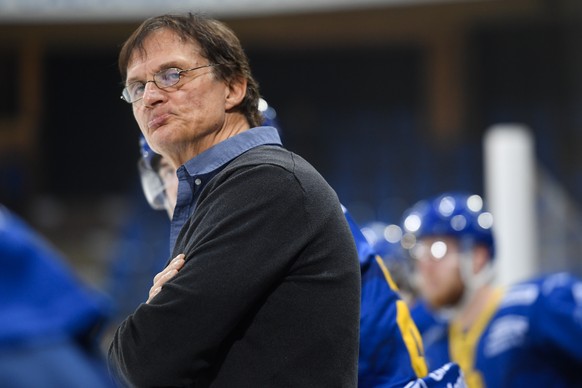 Davos&#039; Cheftrainer Arno Del Curto, beim Eishockey-Qualifikationsspiel der National League A zwischen dem HC Davos und dem Lausanne HC, am Freitag, 16. November 2018, in der Vaillant Arena in Davo ...