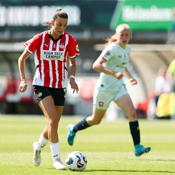 2025-05-10 PSV v FC Twente - Final of the Dutch Toto KNVB Cup ROTTERDAM, NETHERLANDS - MAY 10: Riola Xhemaili of PSV runs with the ball during the Final of the Dutch Toto KNVB Cup match between PSV an ...