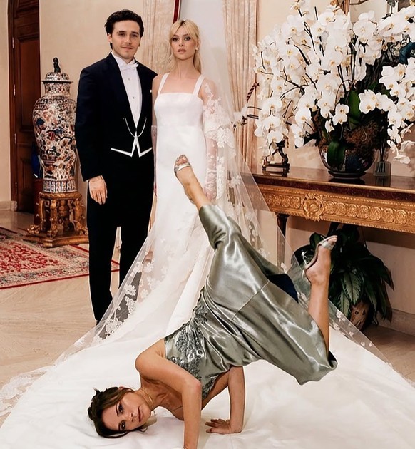 Victoria Beckham tanzt auf Brooklyns Hochzeit