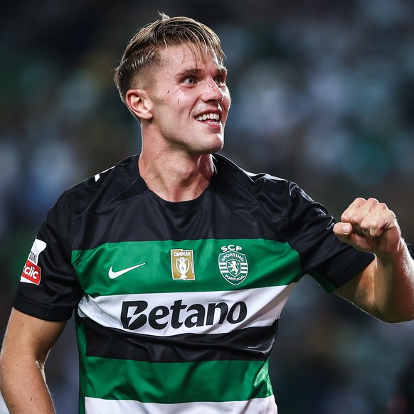 epa11541208 Sporting player Vyktor Gyokeres celebrates after scoring a goal against Rio Ave during the First League Soccer match held at Alvalade Stadium, in Lisbon, Portugal, 9 August 2024. EPA/RODRI ...