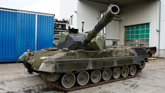 FLENSBURG, GERMANY - JUNE 20: A Leopard 1 A5 battle tank is seen at FFG Flensburger Fahrzeugbau Gesellschaft during a visit of NATO Secretary General Jens Stoltenberg and German Defence Minister Boris ...