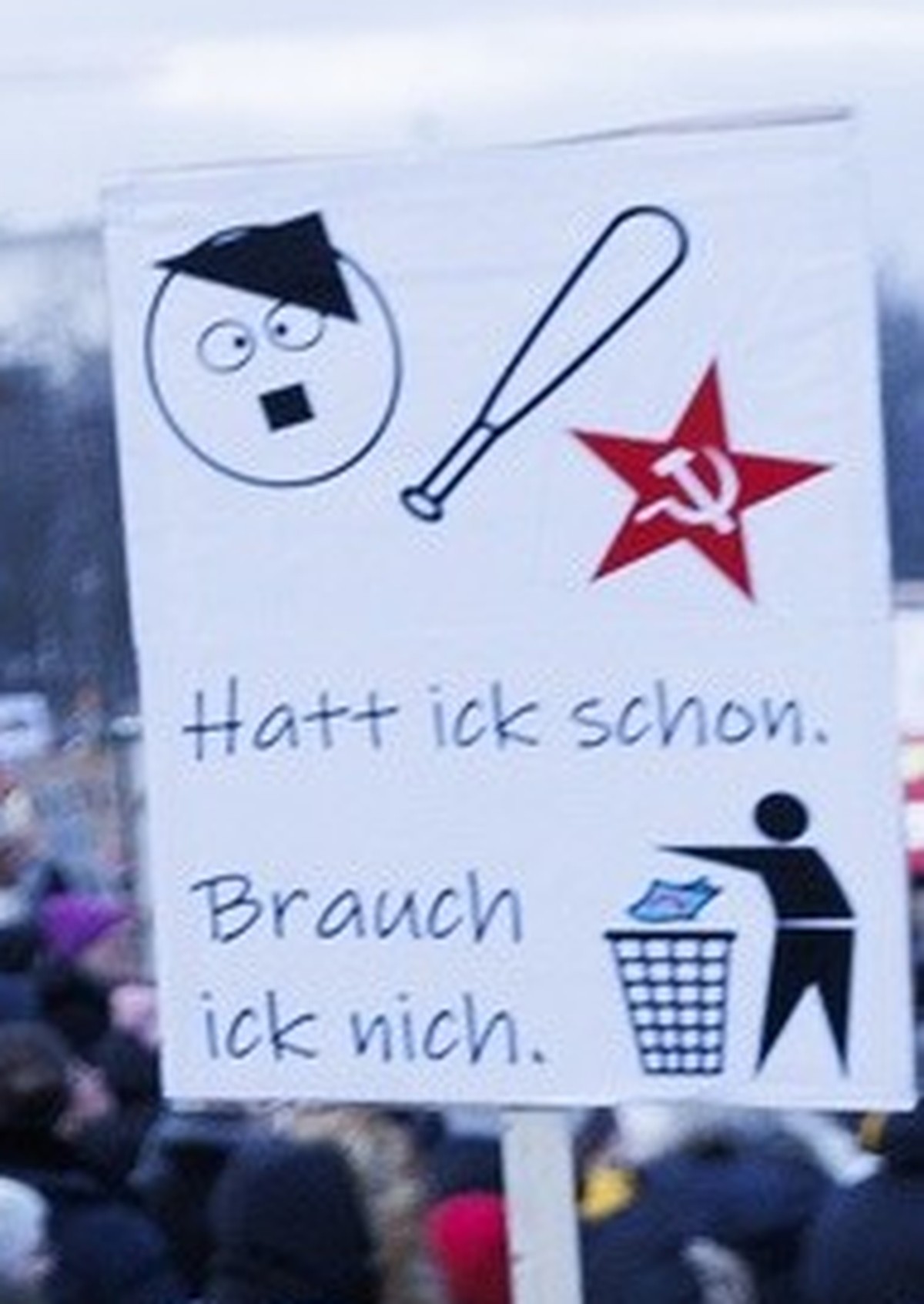 21.01.2024, Berlin: Demonstranten nehmen an einer Protestveranstaltung unter dem Motto "Demokratie verteidigen" vor dem Reichstagsgeb