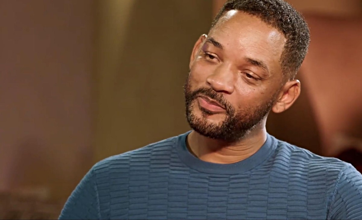 Will Smith, les yeux larmoyants, en confrontation avec Jada Pinkett quelques mois après la révélation de l'infidélité de celle-ci.