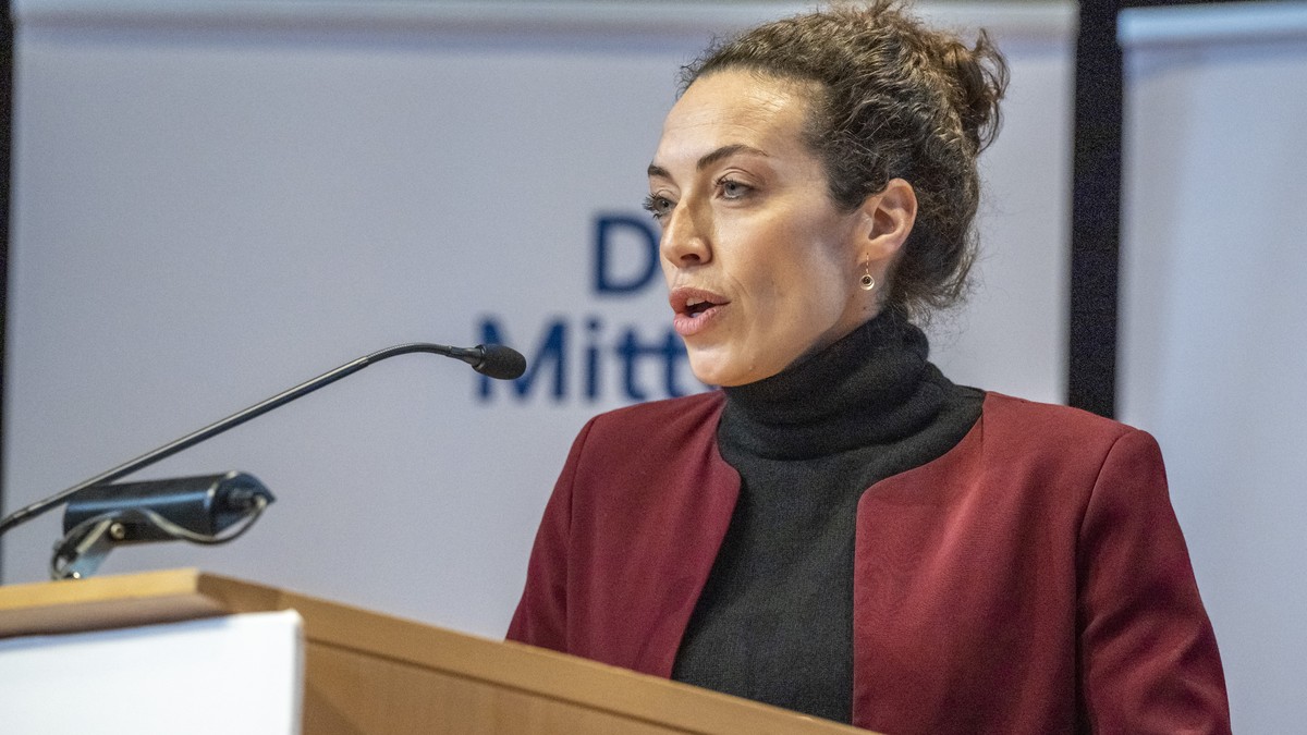 Mitte-Generalsekret-rin-Gianna-Luzio-wird-neue-Bakom-Chefin
