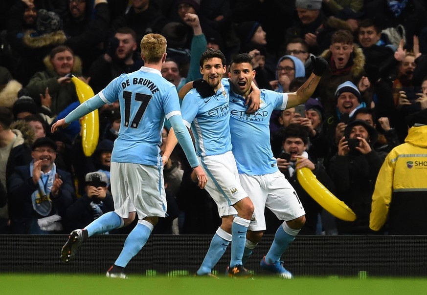 Die Himmelblauen im siebten Himmel: Kevin De Bruyne, Jesus Navas und Sergio Agüero bejubeln das entscheidende 3:1.