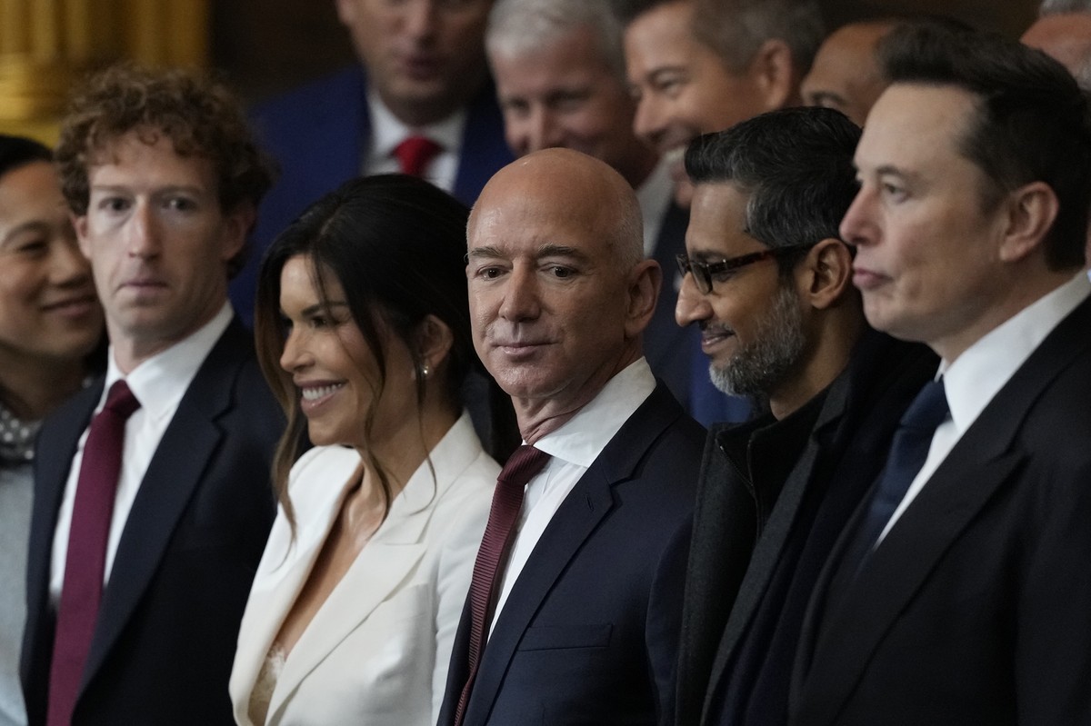 Guests including Mark Zuckerberg, Jeff Bezos, Sundar Pichai and Elon Musk, arrive before the 60th Presidential Inauguration in the Rotunda of the U.S. Capitol in Washington, Monday, Jan. 20, 2025. (AP ...