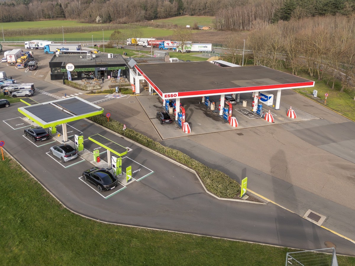 Tanken wird teurer, E-Auto-Besitzer sind im Vorteil.