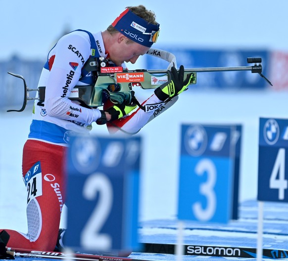 epa10392612 Sebastian Stalder of Switzerland in action during the men&#039;s 10km Sprint race of the IBU Biathlon World Cup in Pokljuka, Slovenia, 06 January 2023. EPA/IGOR KUPLJENIK