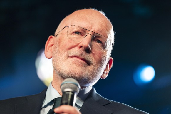 epa12491799 GroenLinksPvdA political alliance leader Frans Timmermans responds to the first results in the Dutch general election in Rotterdam, The Netherlands, 29 October 2025. The Netherlands held  ...