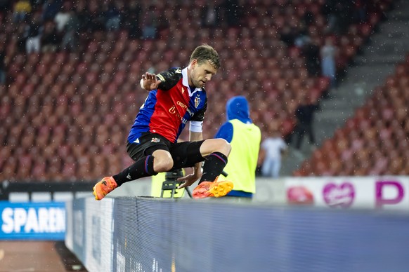 Fabian Frei (FCB) jubelt nach seinem Tor im Fussball Meisterschaftsspiel der Swiss Super League zwischen Grasshoppers, GC, und Basel, FCB, vom Samstag, 18. Mai 2024 in Stadion Letzigrund in Zuerich. ( ...
