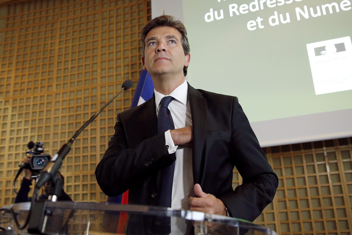 Arnaud Montebourg schiesst scharf gegen die Wirtschaftspolitik Hollandes.