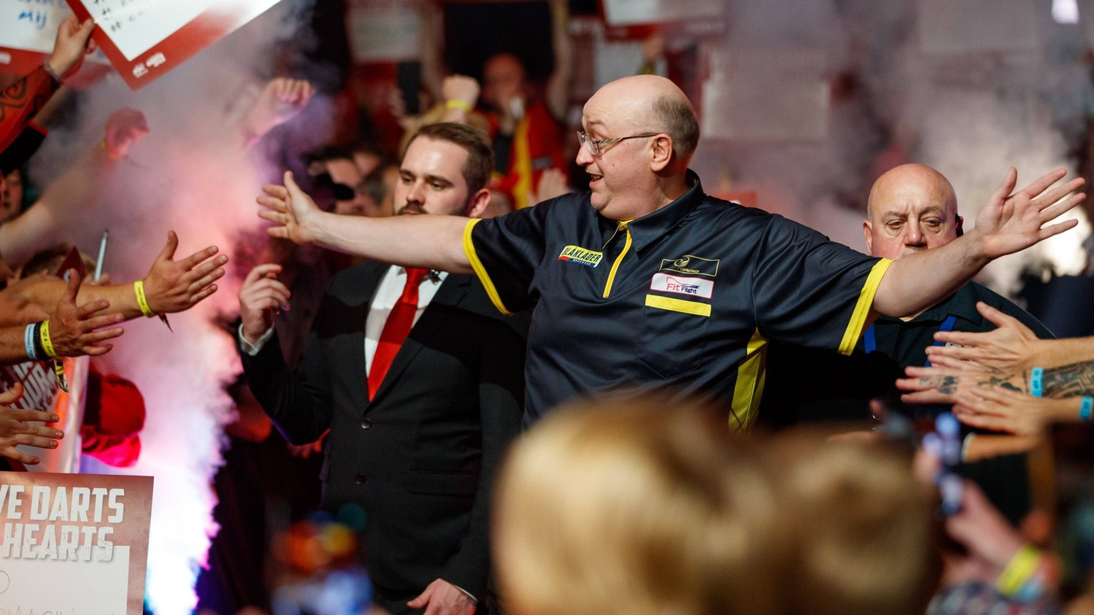 English Andrew Gilding pictured during the third day of the Belgian Darts Open, Sunday 25 September 2022 in Wieze, a tournament in the European Tour that takes places from September 23 until September ...