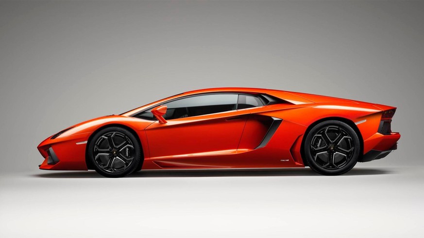 2011 Lamborghini Aventador 
auto design supercar 
https://www.motorauthority.com/news/1056023_lamborghini-aventador-lp700-4-preview-2011-geneva-motor-show