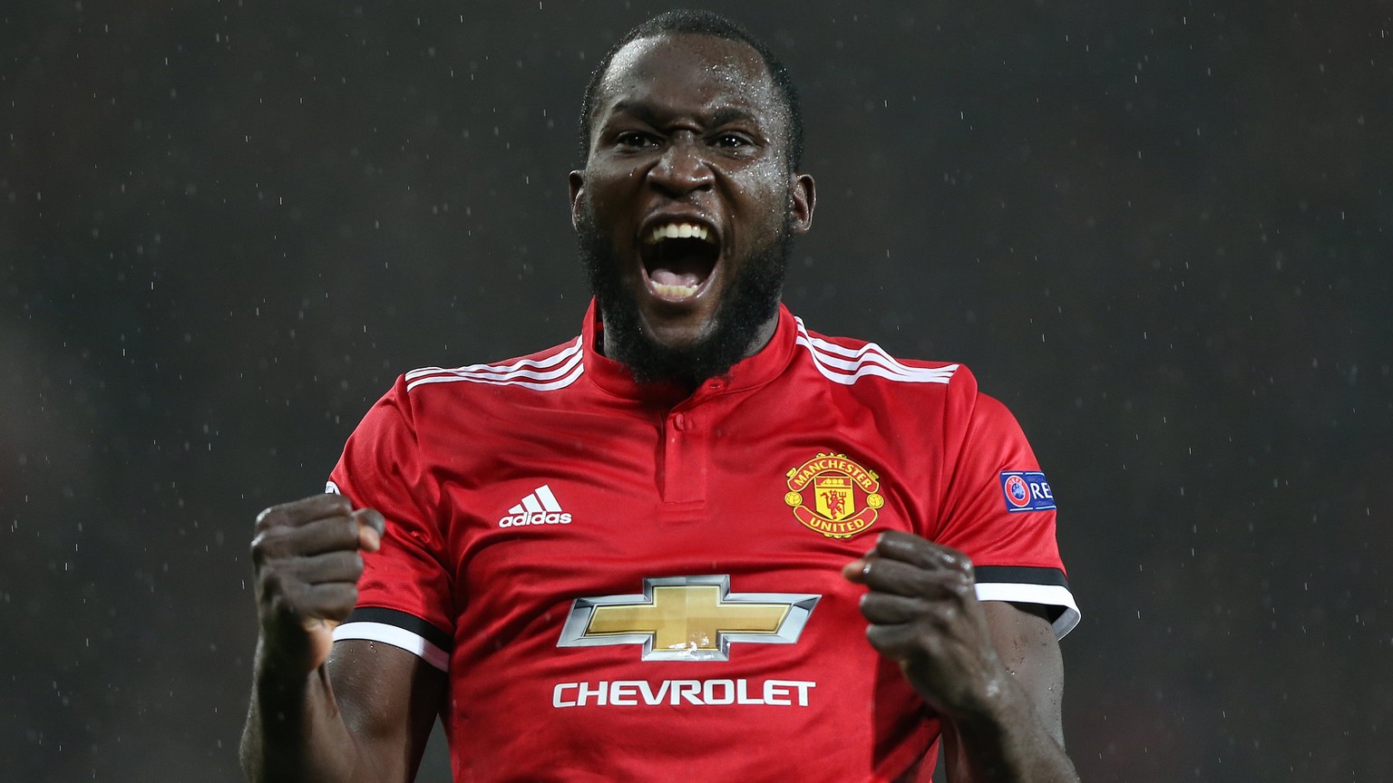 epa06200933 Manchester United&#039;s Romelu Lukaku celebrates scoring during the UEFA Champions League soccer match between Manchester United and FC Basel 1893 at the Old Trafford Stadium, in Manchest ...