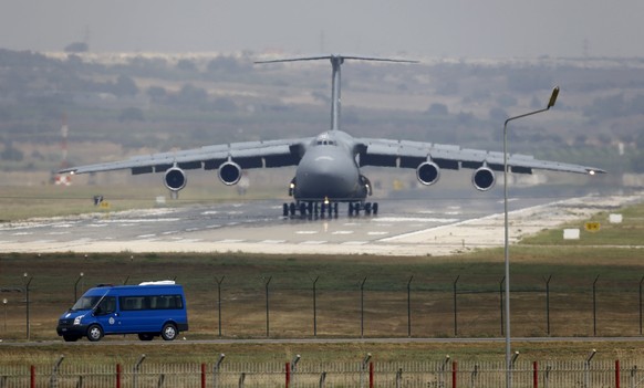 U.S. Air Force (USAF) C-5 Galaxy Outsize Cargo Transport Aircraft lands at Incirlik air base in Adana, Turkey, August 10, 2015. The United States sent six F-16 jets and about 300 personnel to Incirlik ...