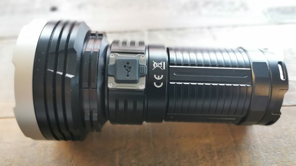 Die Fenix verfügt über 18 XP-G3-LEDs + eine XP-L-Hi.