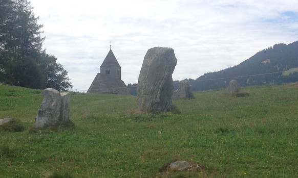 Ein Kraftort – für manche zumindest: Der Parc La Mutta mit der St.Remigius Kirche.