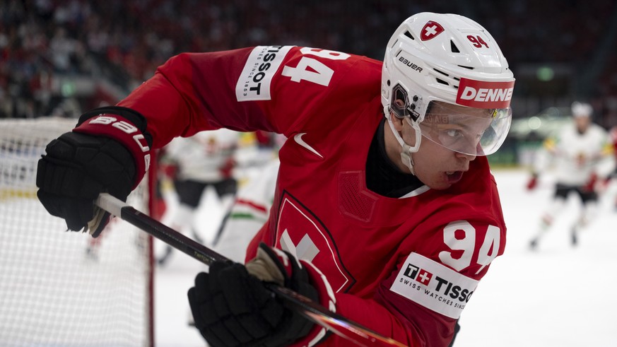 Switzerland's Attilio Biasca in action during the 2026 IIHF Men's Ice Hockey World Championship preliminary round group A game between Switzerland and Hungary, at the Swiss Life Arena in Zur ...