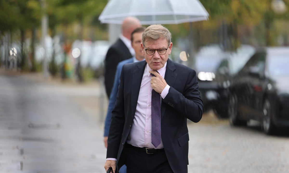 epa13296155 German Foreign Minister Johann Wadephul arrives for a Christian Democratic Union (CDU) Executive Committee retreat at the party's headquarters in Berlin, Germany, 11 October 2026. EPA ...