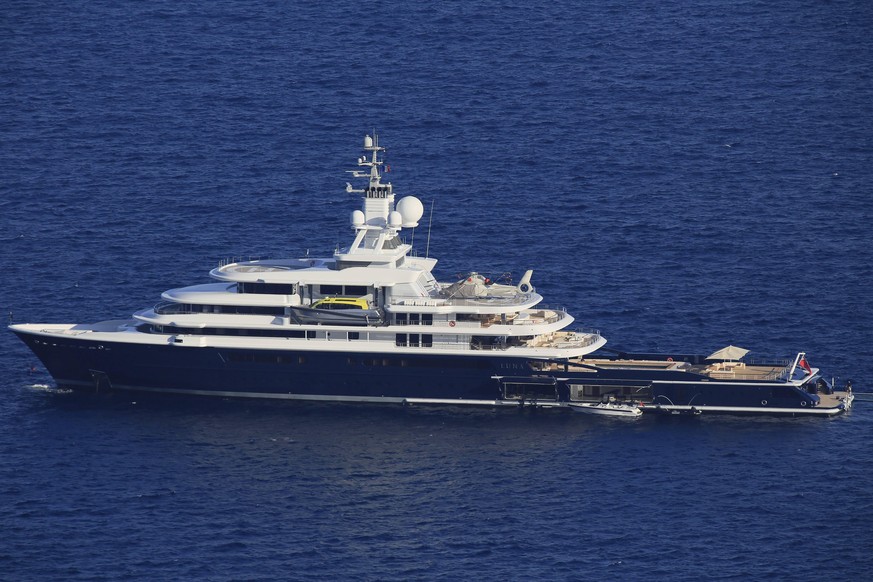 Motoryacht Luna, Lloyd Werft, L�nge 115 Meter, Baujahr 2010, Eigner Roman Abramowitsch, C�te d Azur, Frankreich, Europa iblpse03962901.jpg

Motor yacht Luna Lloyd Shipyard Length 115 Metres Built 20 ...