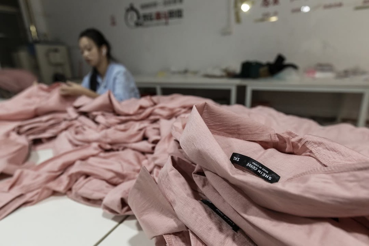 Shein ouvre régulièrement des magasins pop-up. C'est avec ce concept que le commerçant controversé de Chine souhaite également s'implanter en Suisse.
