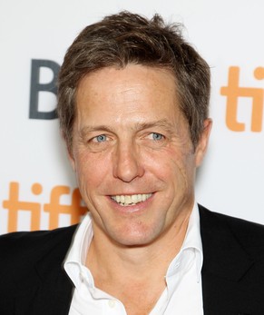 Und wie unschuldig er dabei noch guckt: Hugh Grant.