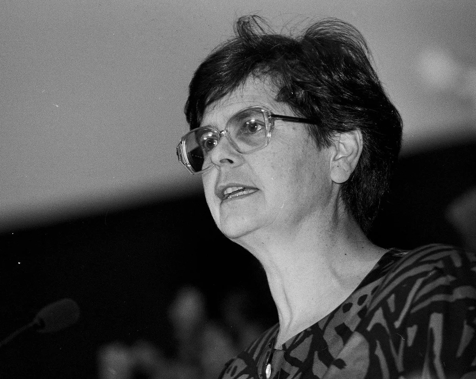 Nach anfänglicher Zurückhaltung äusserten sich immer mehr Mitglieder des Bundesrates zum Kriegsende von 1945. So auch Ruth Dreifuss, hier auf einem Bild von 1993, in Thun.
https://permalink.nationalmu ...