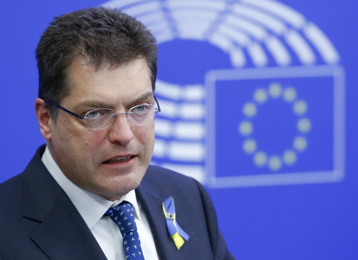 epa09810283 European Commissioner for Humanitarian Aid and Crisis Management, Janez Lenarcic holds a news conference on 'EU solidarity with those fleeing the war in Ukraine', at the European ...
