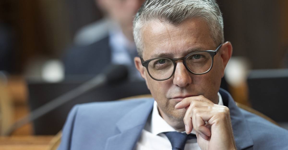 schweizer-politiker-nehmen-j-s-beitr-ge-erneut-ins-visier