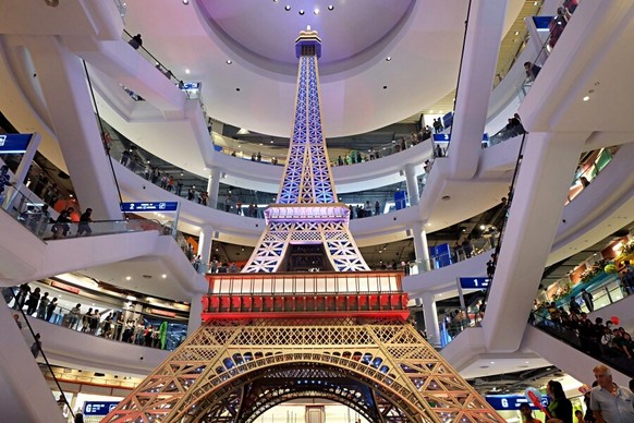 Ein Eiffelturm fÃ¼r die ganze Welt: 27 Kopien des Originals auf der Welt
In Korat (Thailand) gibt&#039;s auch einen in einer Mall.