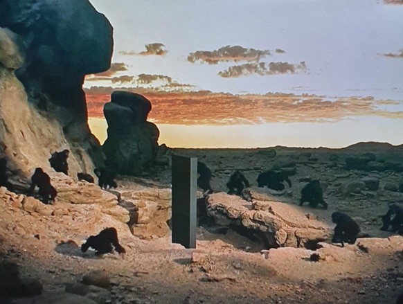 9 Orte, an denen der ominöse Metall-Monolith sonst noch aufgetaucht ist\nBeim gefundenen Monolith handelt es sich wohl um eine Anspielung auf den Film 2001: A Space Odyssee von Stanley Kubrick