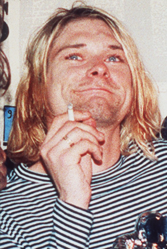 ARCHIV -- ZUM 25. TODESTAG VON KURT COBAIN AM FREITAG, 5. APRIL 2019, STELLEN WIR IHNEN FOLGENDES BILDMATERIAL ZUR VERFUEGUNG -- 
Lead singer of Nirvana Kurt Cobain is shown in a 1993 photo. Cobain,  ...