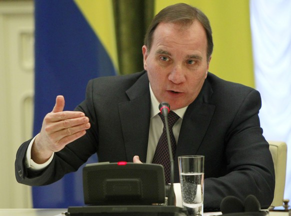 Der schwedische Premierminister Stefan Lofven vor den Medien.