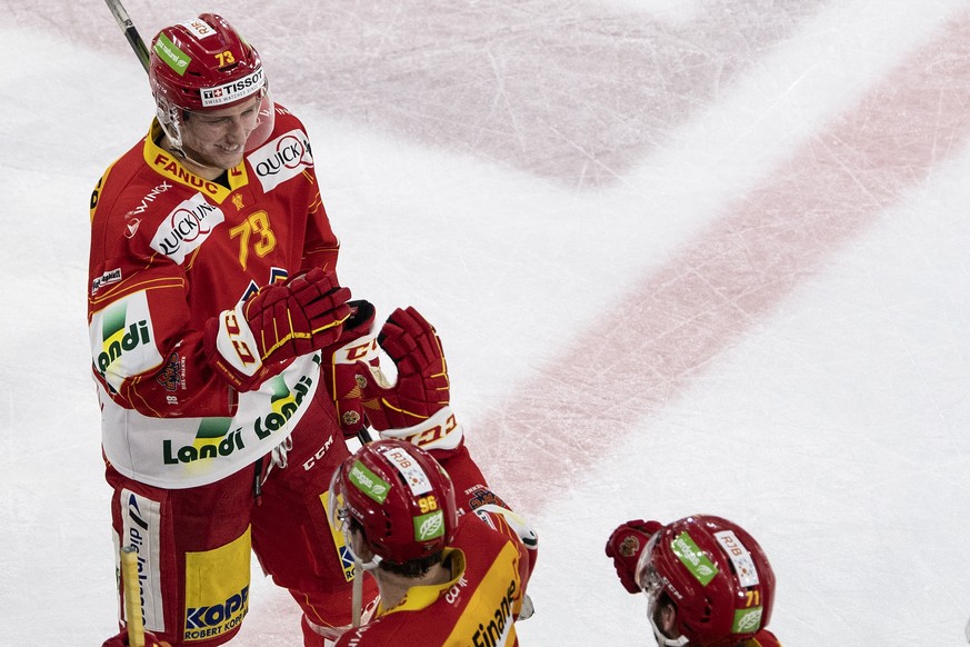 Biels Mike Kuenzle feiert seinen Trefer zum 3:1 im ersten Eishockey Playoff-Viertelfinalspiel der National League zwischen dem EHC Biel und dem HC Ambri Piotta, am Samstag, 9. Maerz 2019, in der Tisso ...