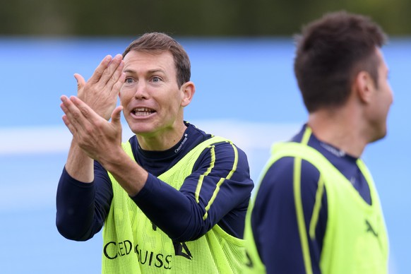 epa06802992 Switzerland&#039;s defender Stephan Lichtsteiner reacts during a public training session of Switzerland&#039;s national soccer team at the Torpedo Stadium, in Togliatti, Russia, 12 June 20 ...