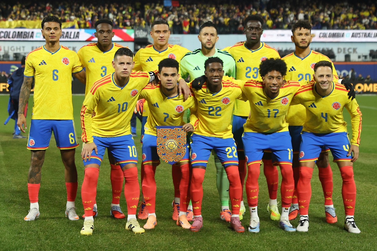 FILE - Colombia players pose for a team photo before an international friendly soccer match against Australia, Tuesday, Nov. 18, 2025, in New York. (AP Photo/Heather Khalifa, File)
WCup Colombia Socce ...