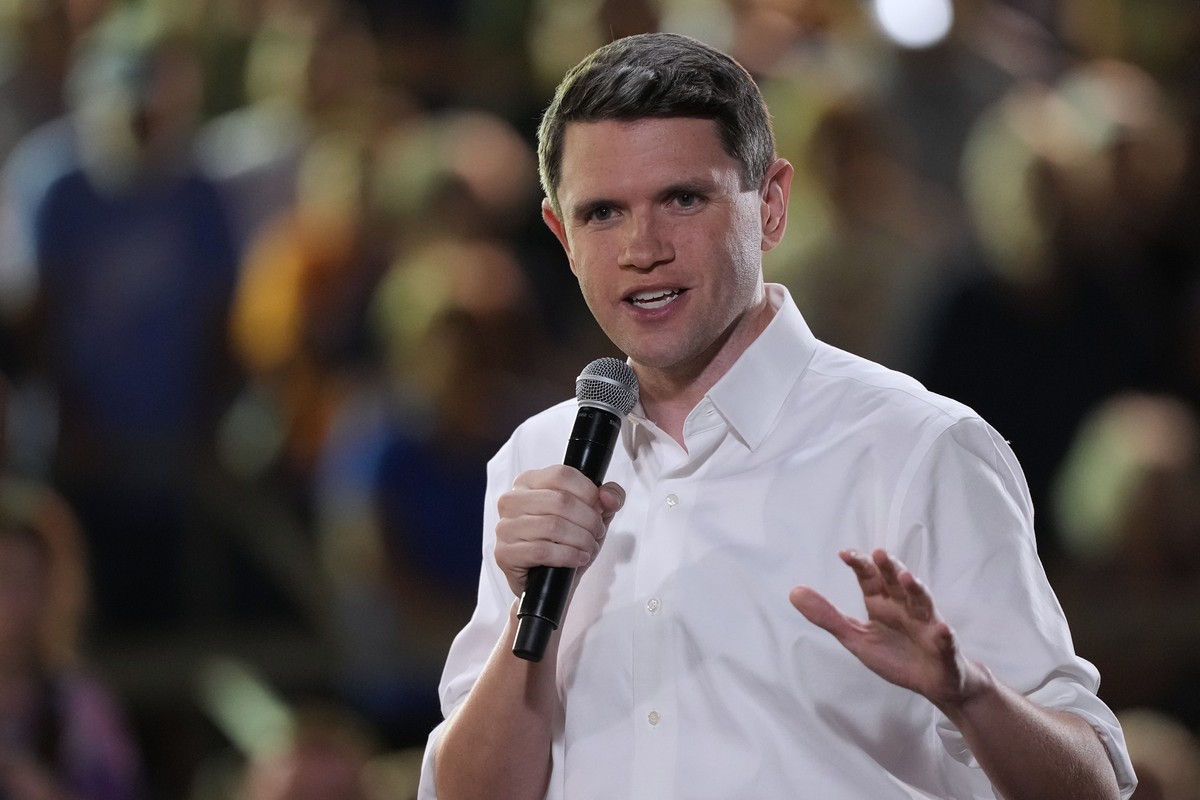 Democratic U.S. Senate candidate Texas state Rep. James Talarico speaks during a campaign event in San Marcos, Texas, Thursday, Oct. 15, 2026. (AP Photo/Eric Gay)
James Talarico