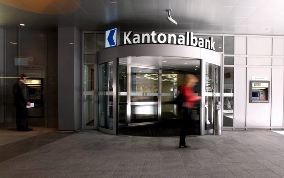 On Thursday, February 28, 2008, the Luzerner Kantonalbank, LKB, announced a profit of CHF 150 million at a media conference in Lucerne.  (KEYSTONE/Sigi Tischler)