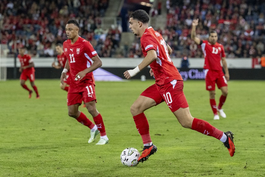 Zeki Amdouni, centre, from Switzerland during the UEFA Nations League, Leaegue B, Group 1 soccer match between Switzerland and Slovenia in the Thermoplanarena in Luzern, Switzerland, Saturday, October ...